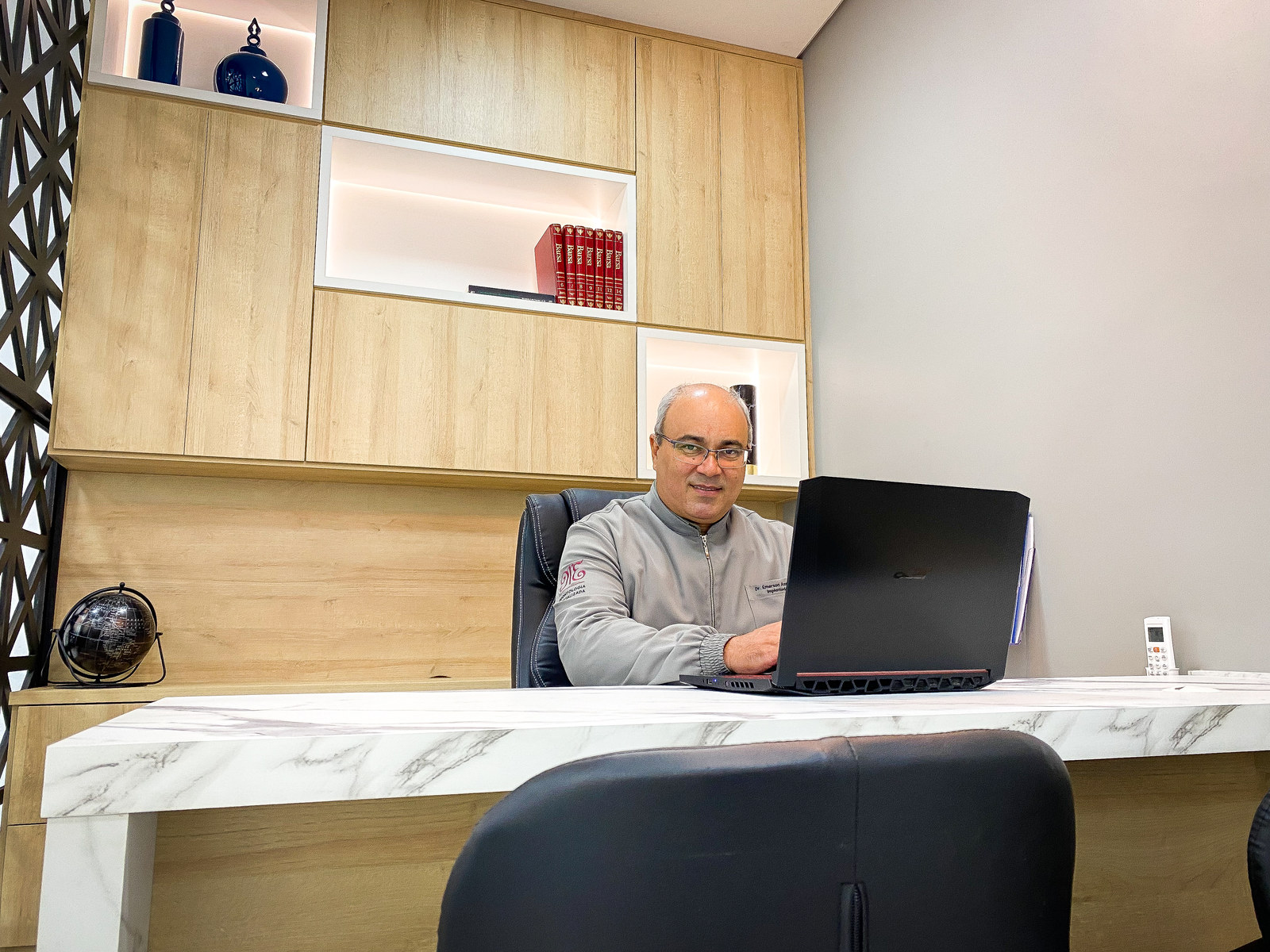 Sala de consulta — plano de tratamento e orçamento na primeira visita